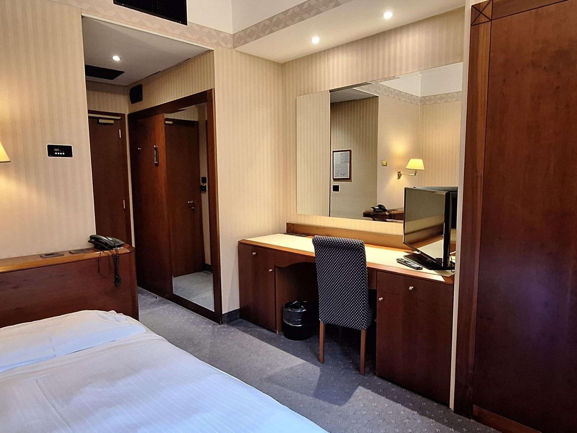 Mercure Reggio Emilia Centro Astoria Екстер'єр фото